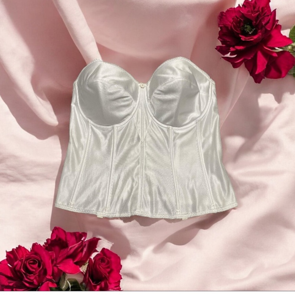 * Dominique intimates 44DD White Bustier bra boned strapless with garter loops